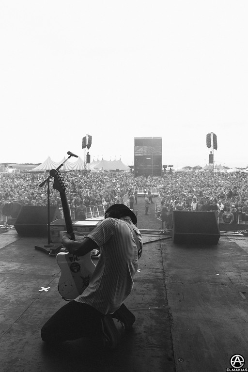 Vic Fuentes of Pierce The Veil live at Reading Festival 2015 by Adam Elmakias