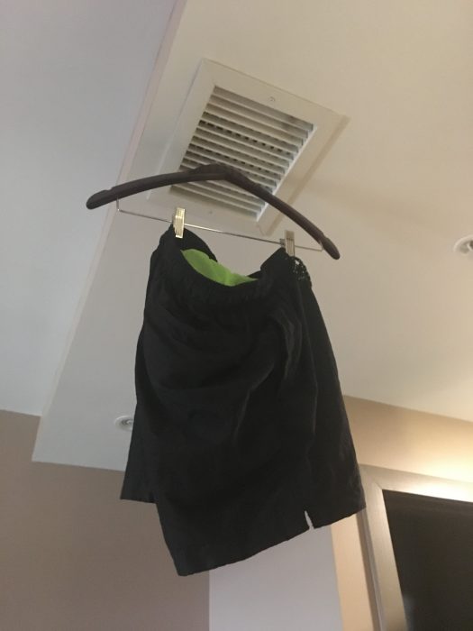 How to dry your swimsuit in a hotel room